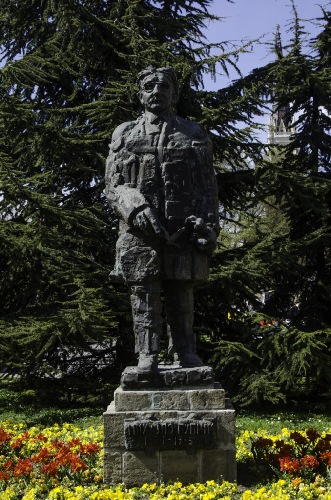 The monument to Mihajlo Pupin